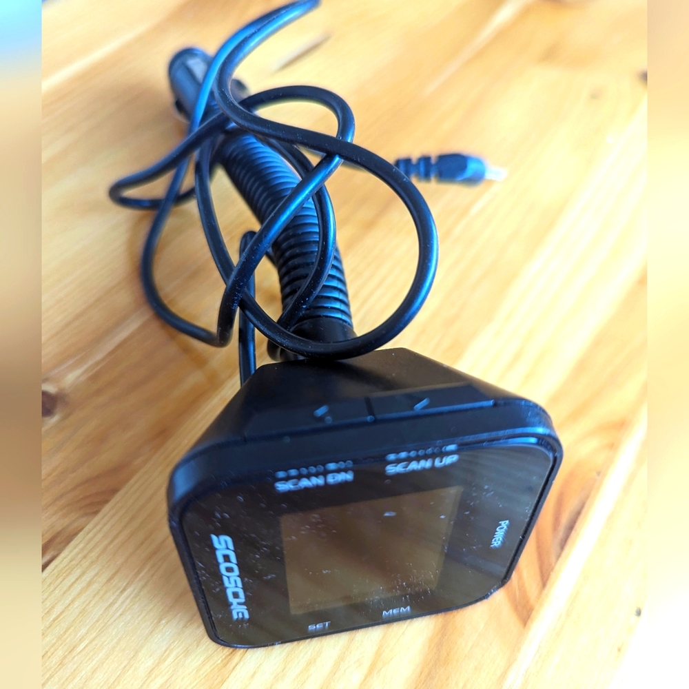 Scosche FMTD3TuneIt In-Car Flex-Mount FM Transmitter with Aux Cable (FMTD3